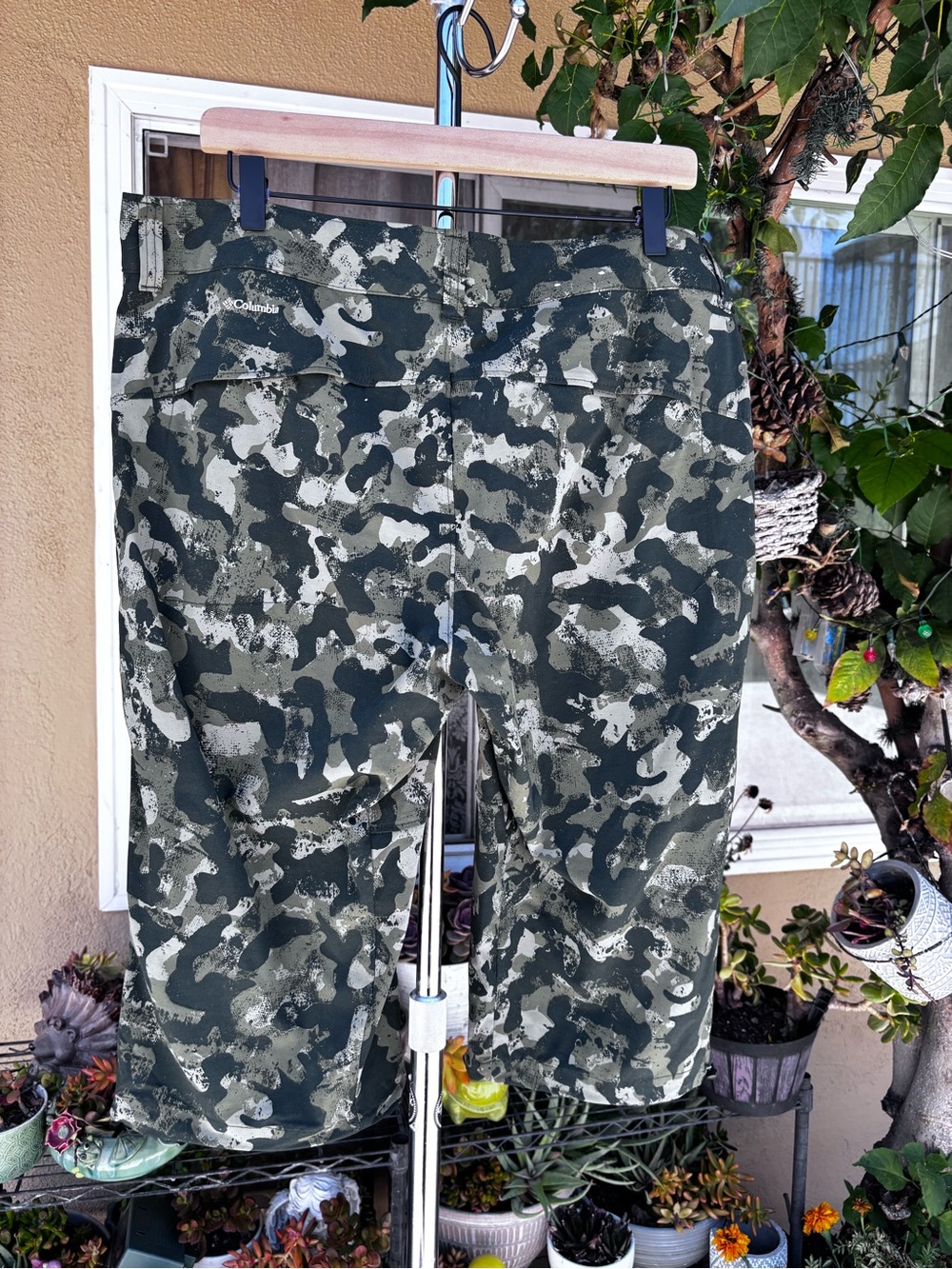 Columbia Omni Shield Camo Capri Pants Button Zip Stretch Size 16 - Picture 9 of 17